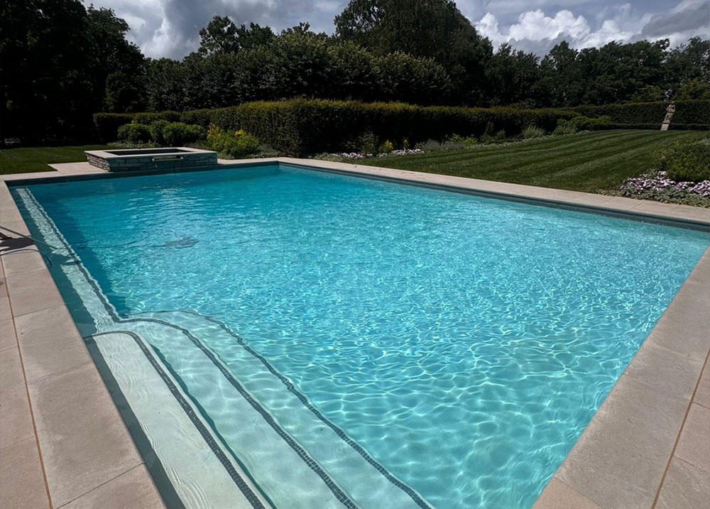 Professional Pool Services for Central Kentucky Homeowners Professional Pool Services for Central Kentucky Homeowners